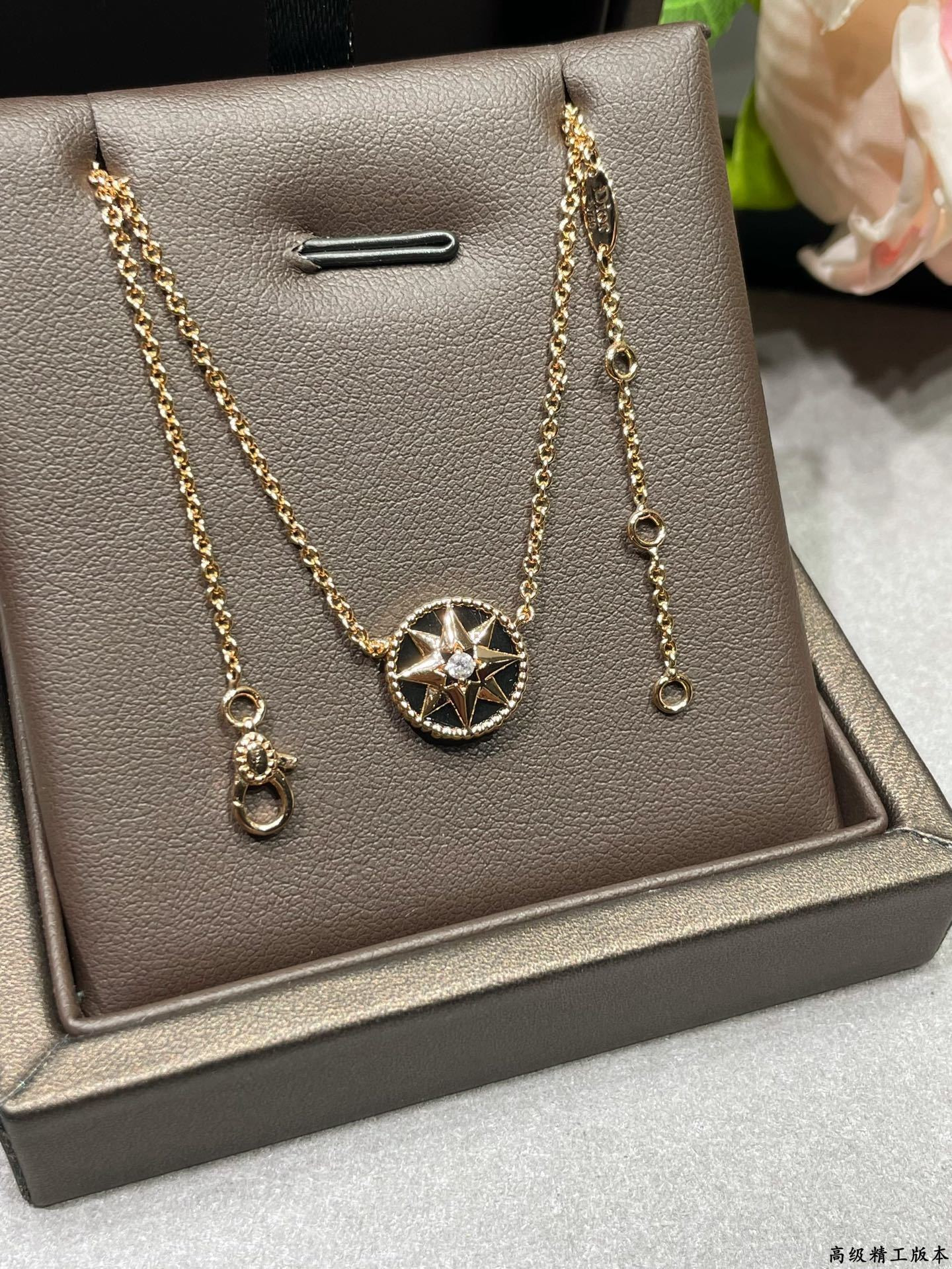 D10r Rose des Vents Necklace