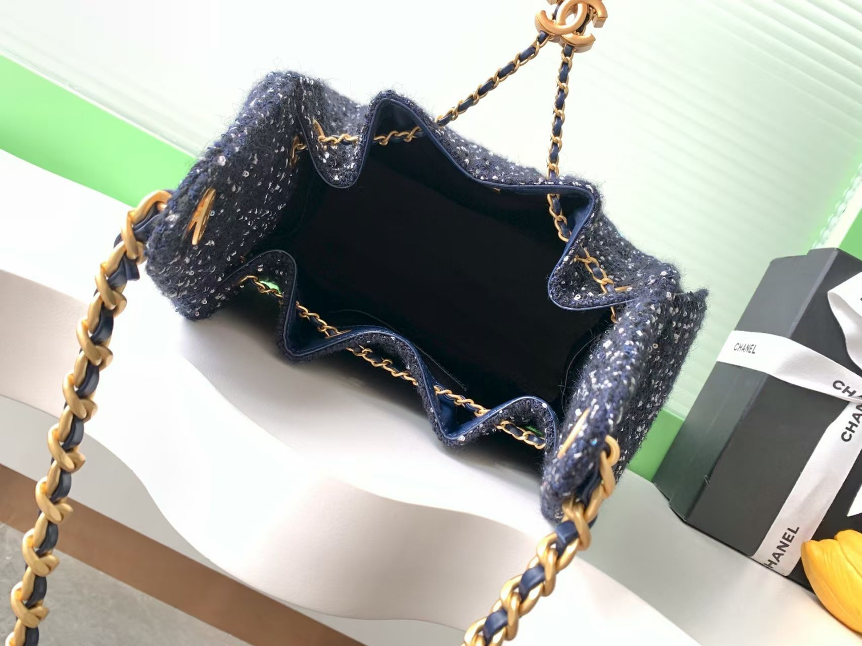 Ch**el 25 Bucket Tweed Bag 26x30x14cm