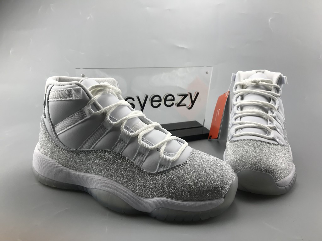 UA WMNS AIR JORDAN 11 RETRO "VAST GREY"