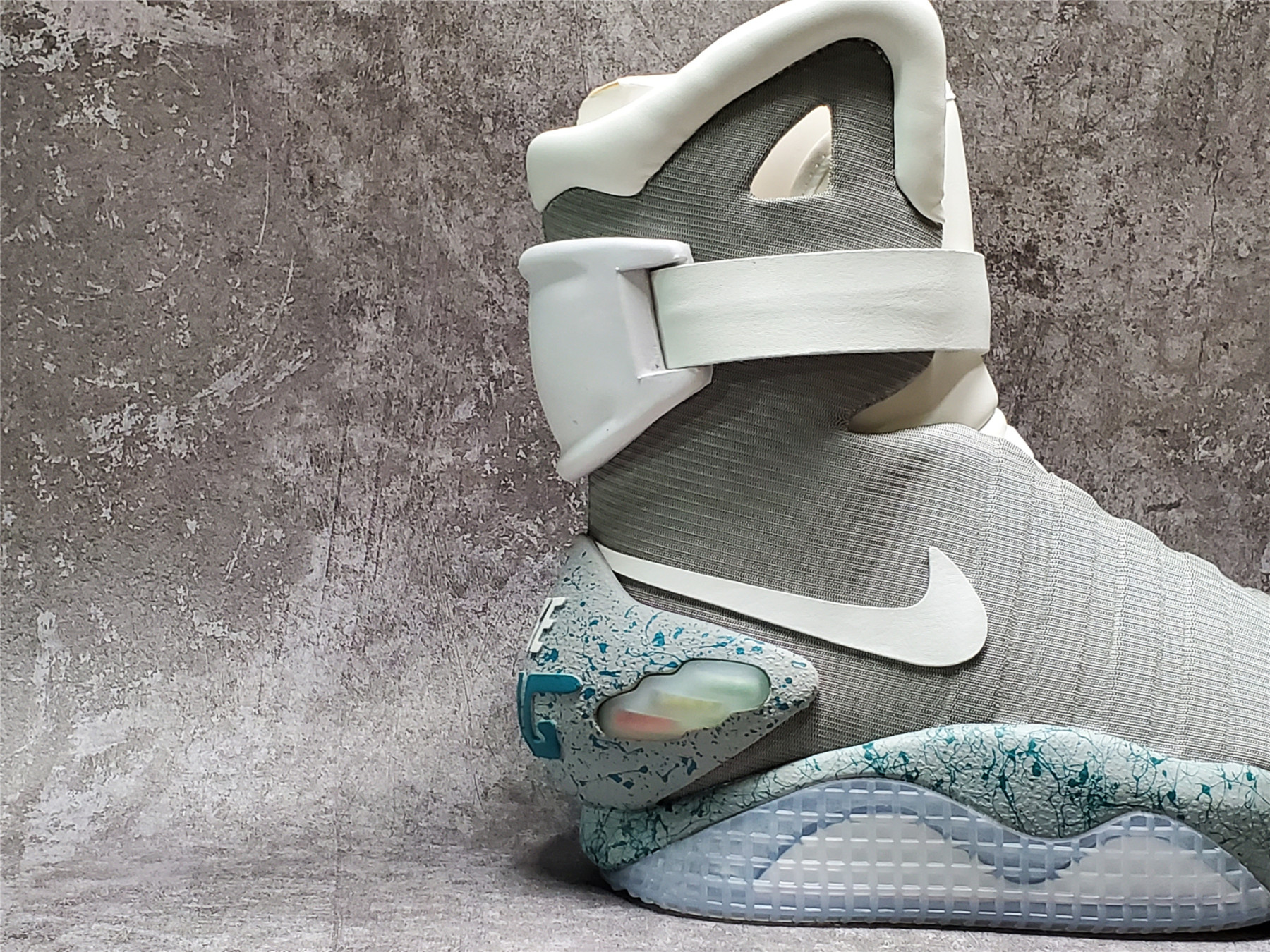 UA NIKE MAG SELF-LACING "BACK TO THE FUTURE"