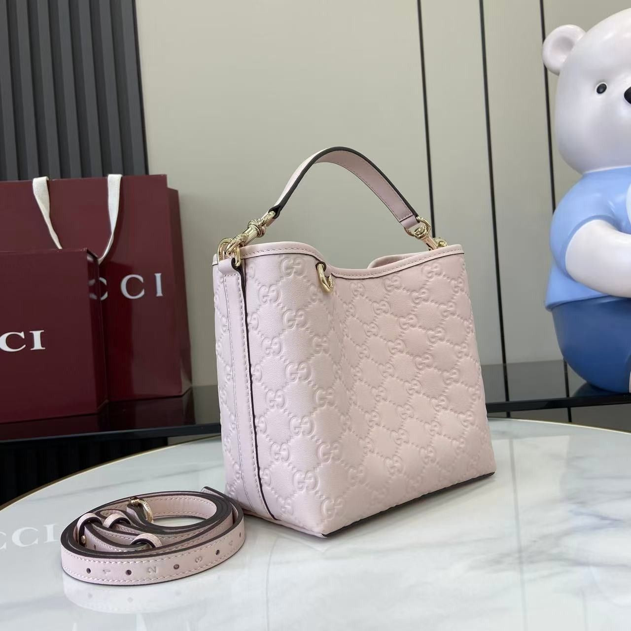 Gvc*1 GG Emblem Small Bucket Bag 19x18x11cm