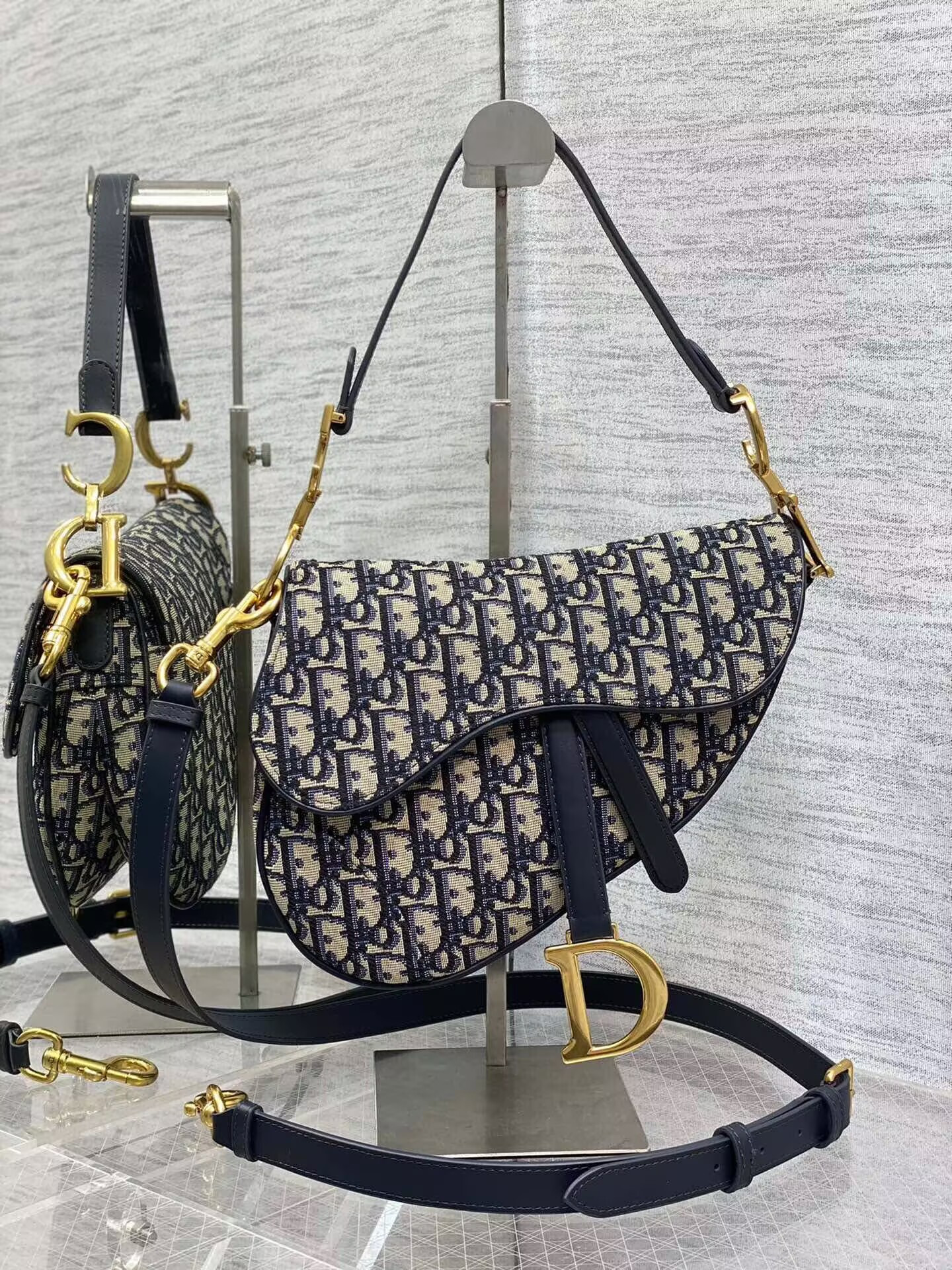 D10r Saddle Bag 25.5 ×20 x 6.5 cm