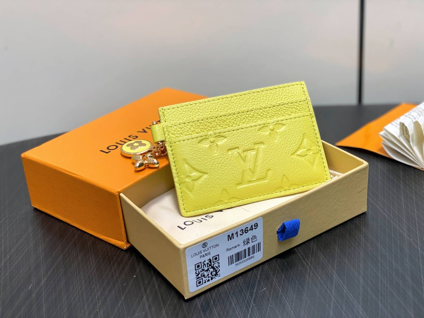 LV Charms Card Holder M13645 10x7x0.3cm