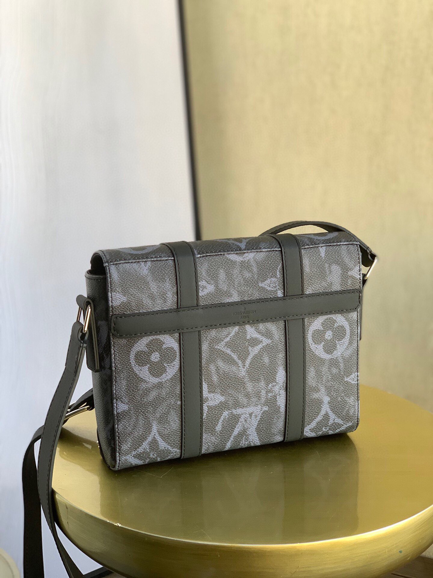 LV TRUNK MESSENGER M57271