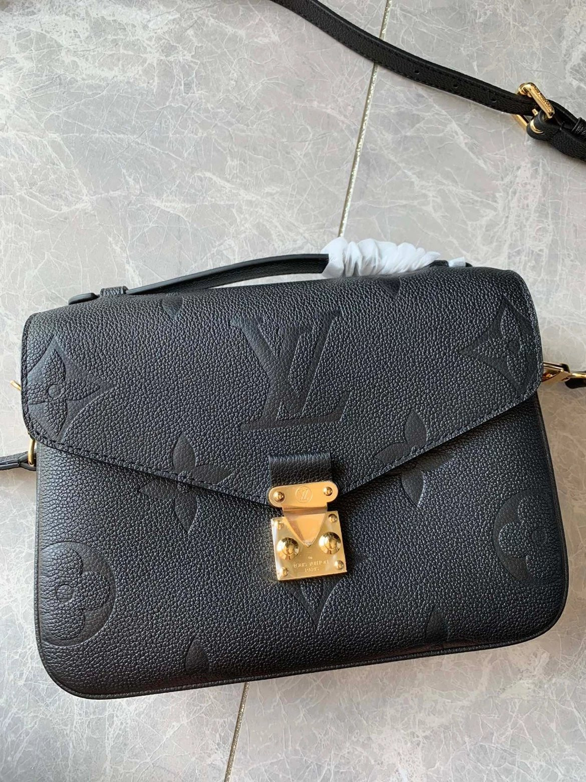 LV POCHETTE METIS M59211