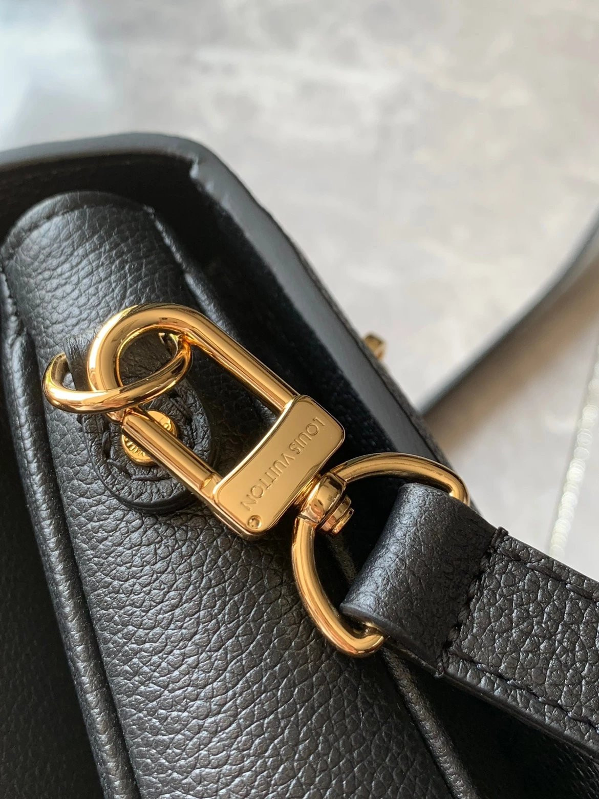 LV POCHETTE METIS M59211