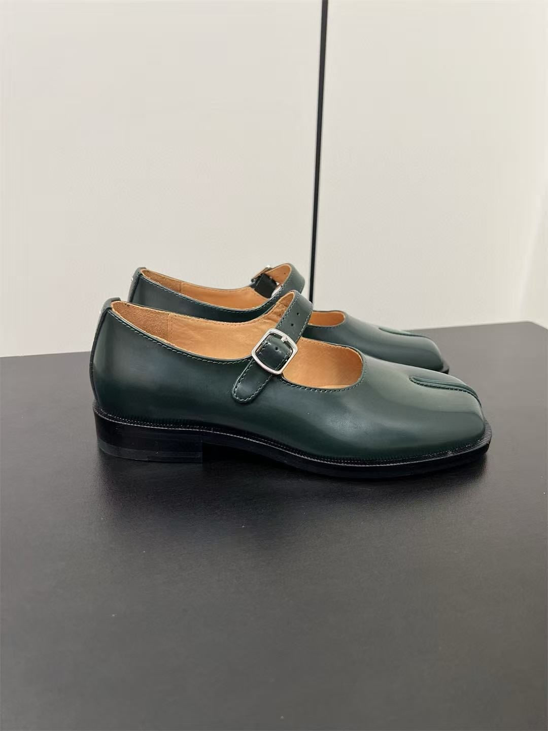 UA Ma1s0n Marg*e1a Mary Jane Shoes