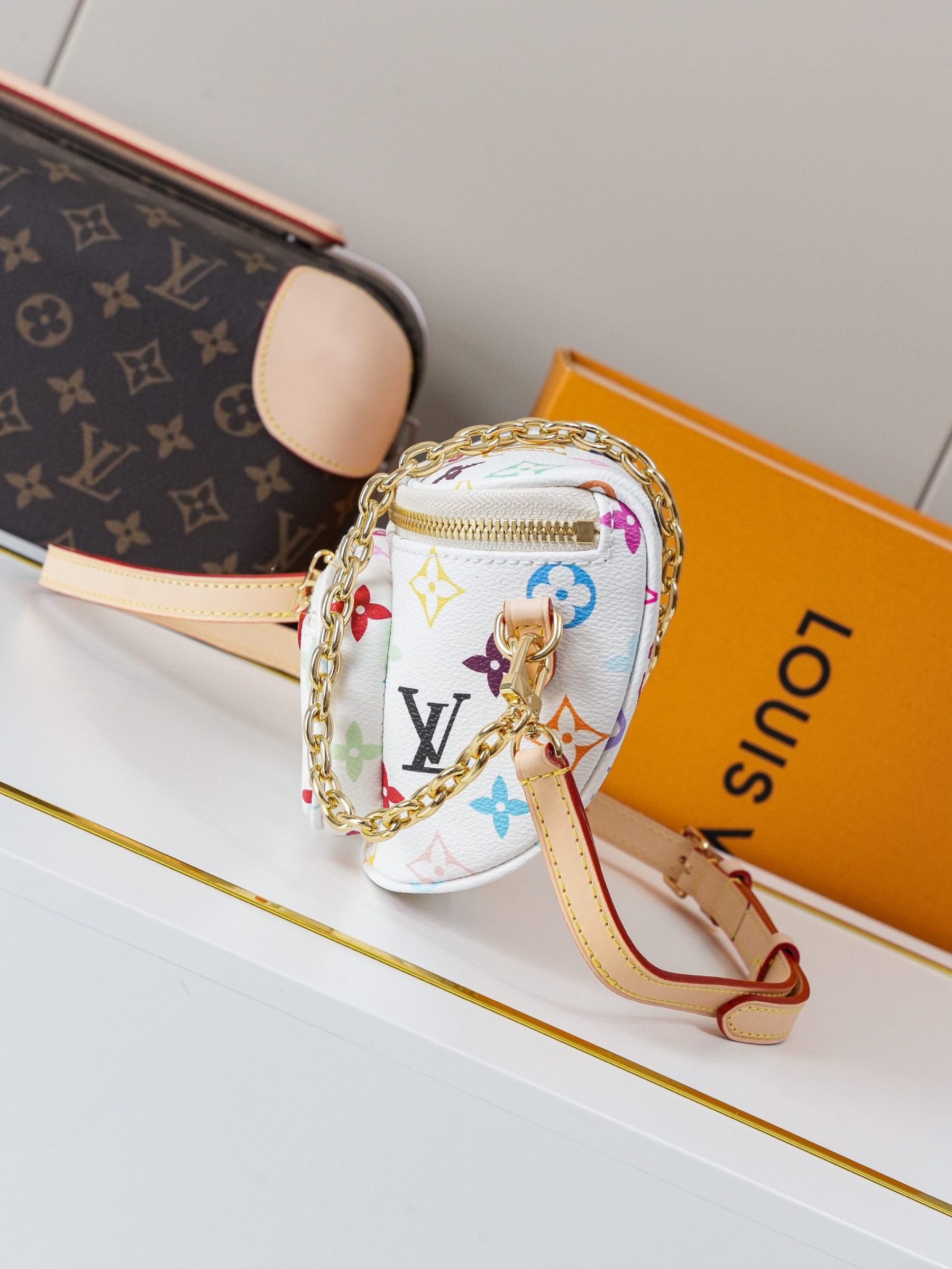 LV x TM Mini Bumbag M00130 17x12x9.5cm