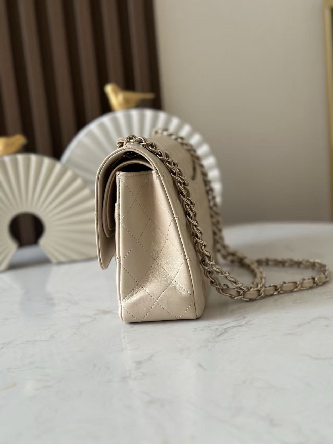 Ch**el Classic Flap Bag Pearlescent apricot-colored lambskin with light gold hardware 15x25.5x6cm