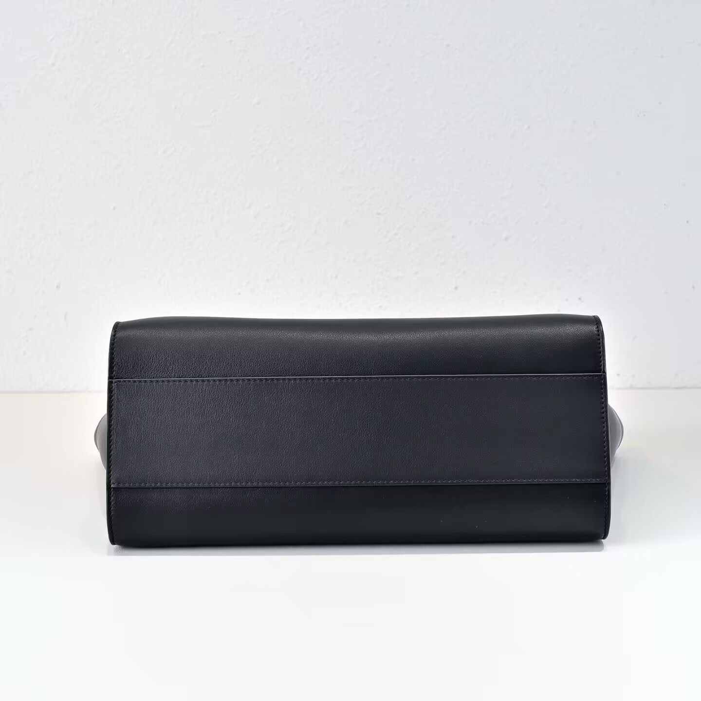 The R0w Marlo Bag in Leather 35.5x16x26cm