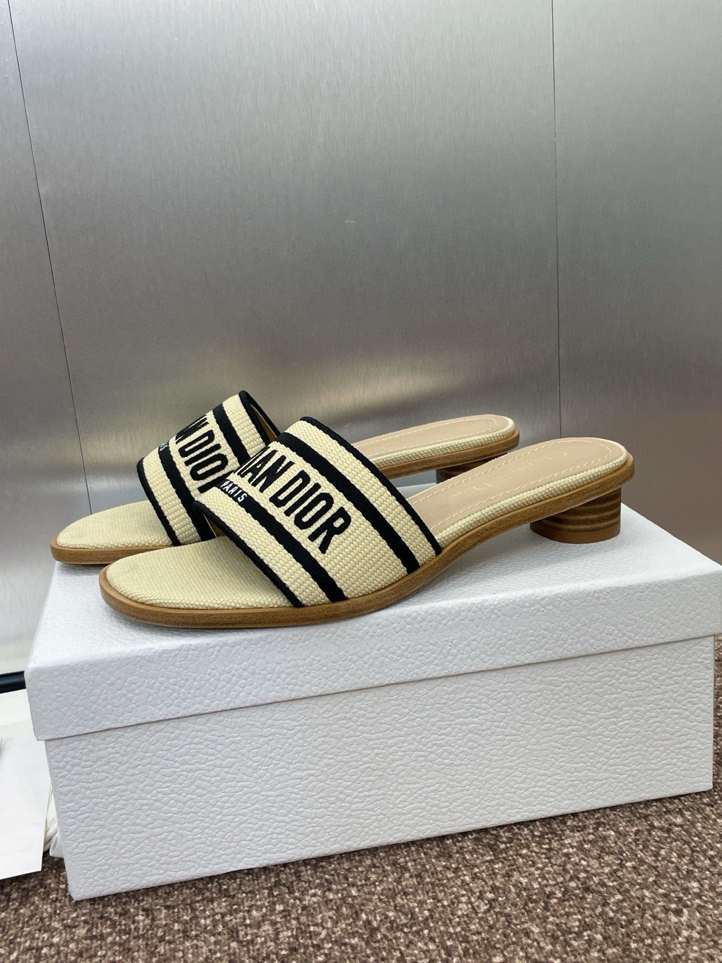 UA D10r Dway Heeled Slide