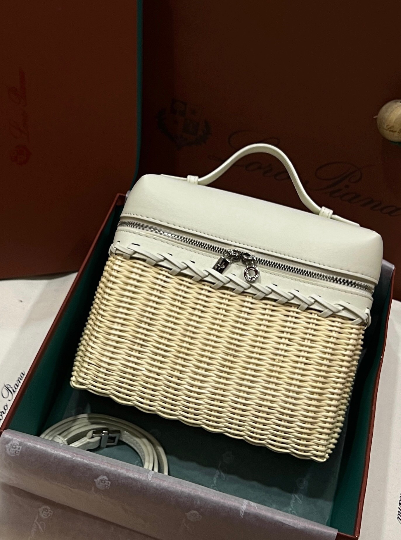 L0r0 P1ana Extra Pocket L19 Wicker Bag 17.5x21x10cm