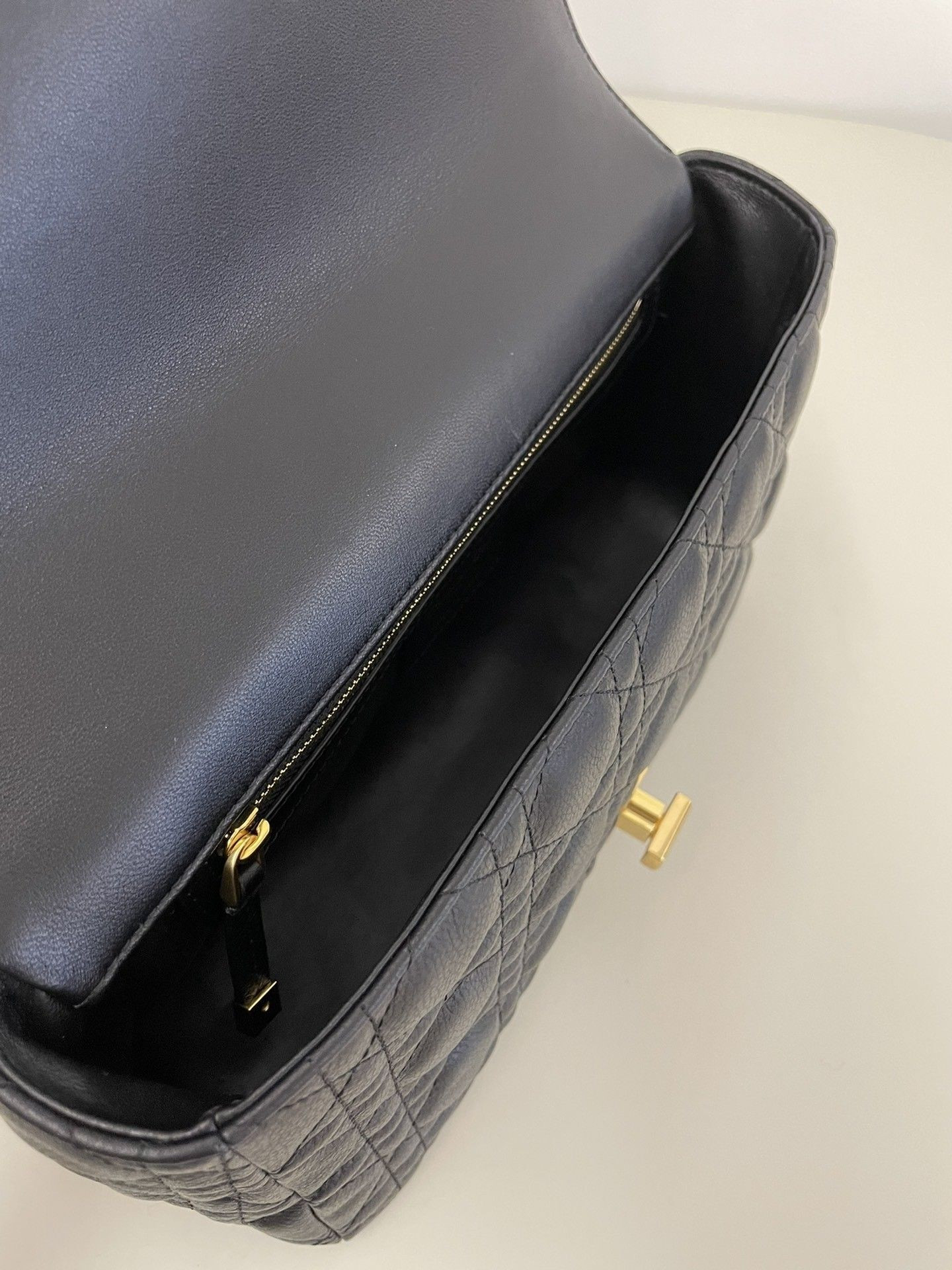 MEDIUM D10r CARO BAG S*pple Cannage Calfskin 25.5 x 15.5 x 8 cm