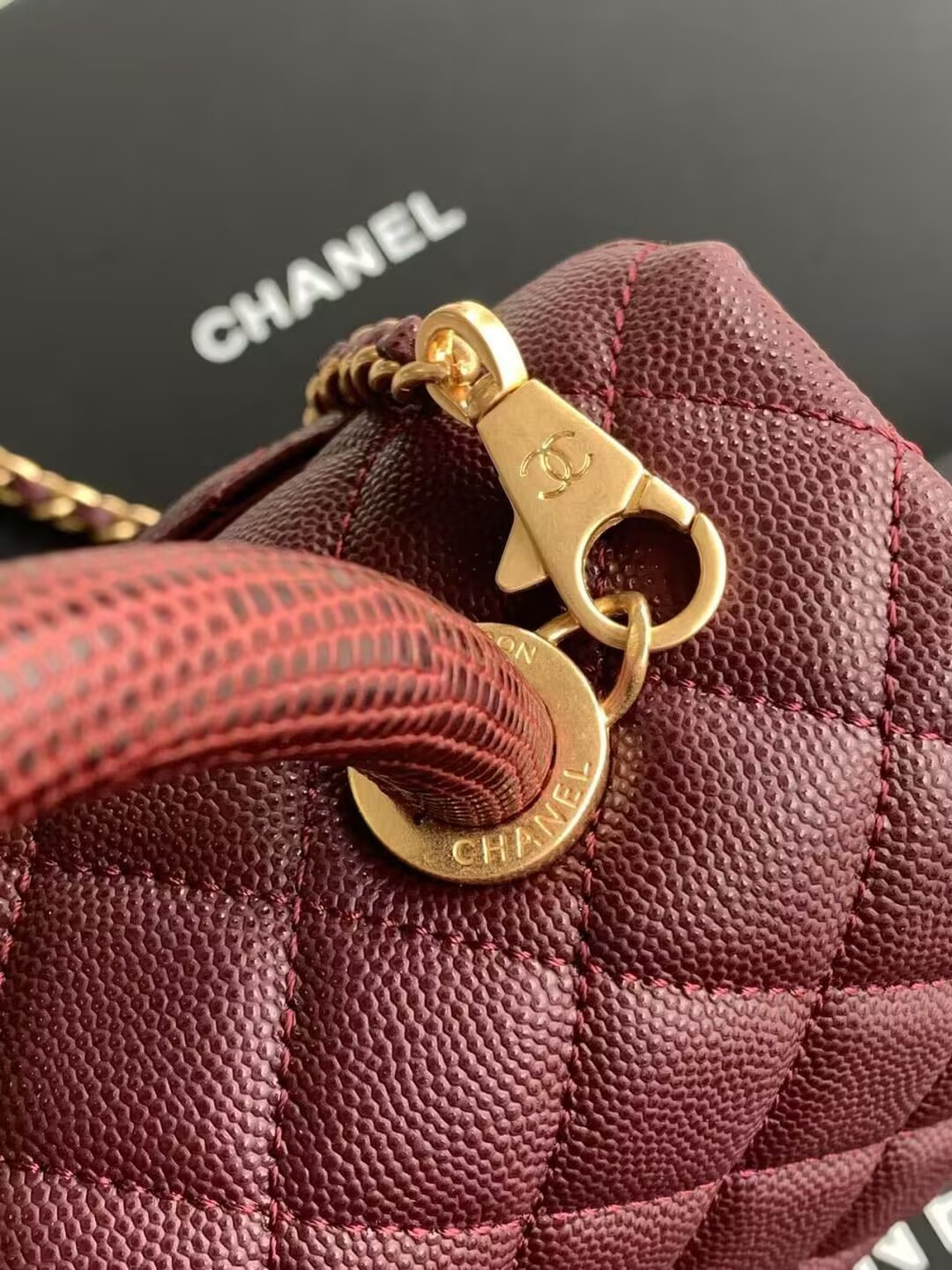 Ch**el mini coco handle 13x19x9cm