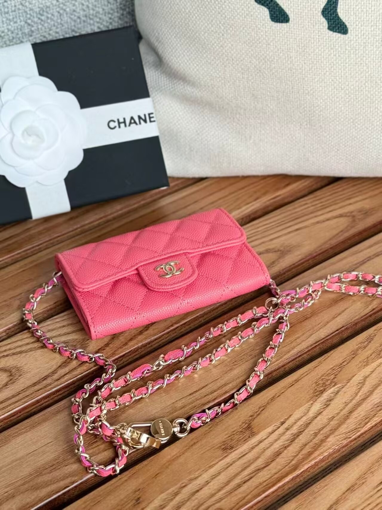 Ch**el Wallet on Chain 11x7.5x2cm