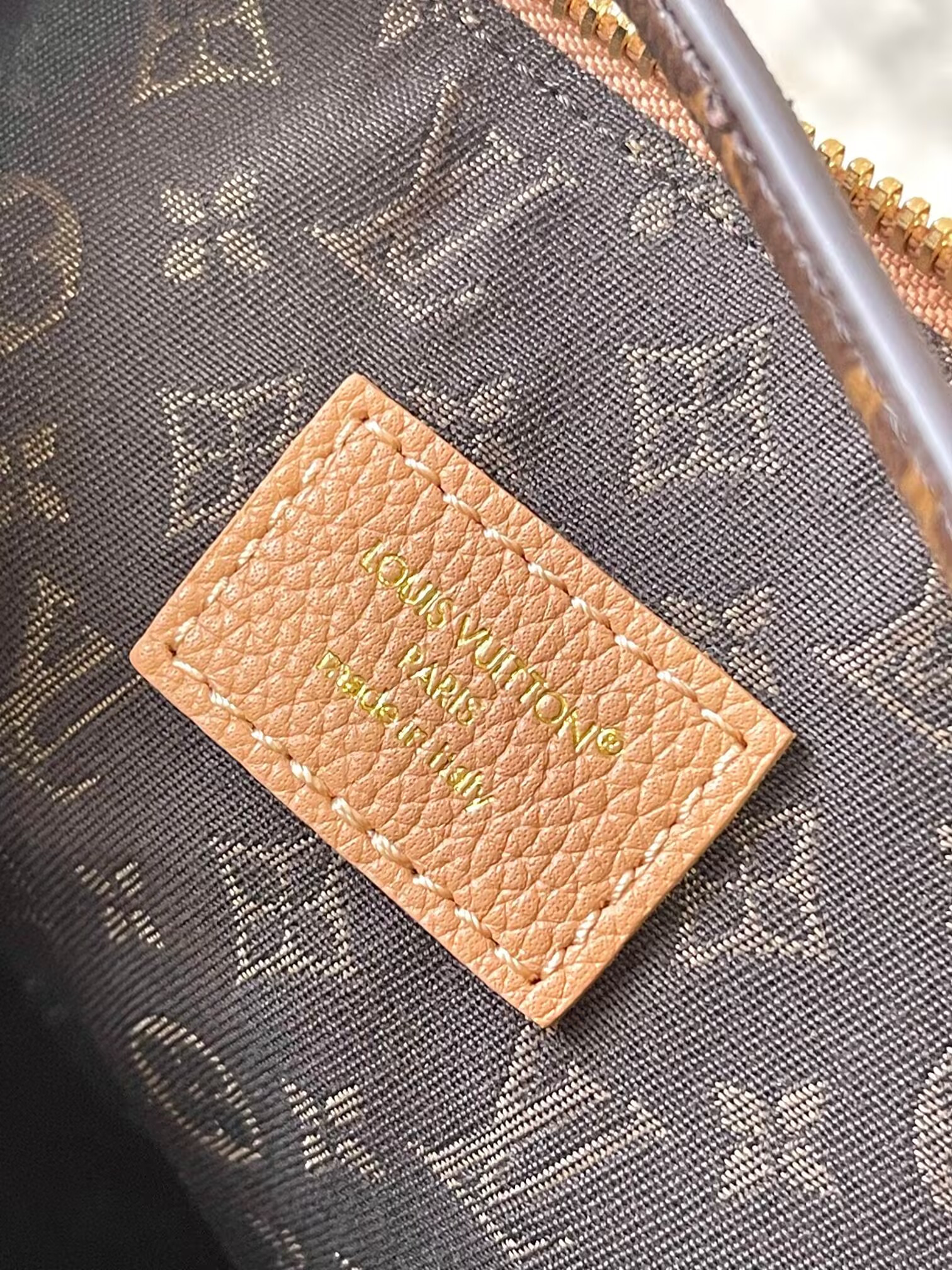 LV Multipass M28029 30x26x10cm