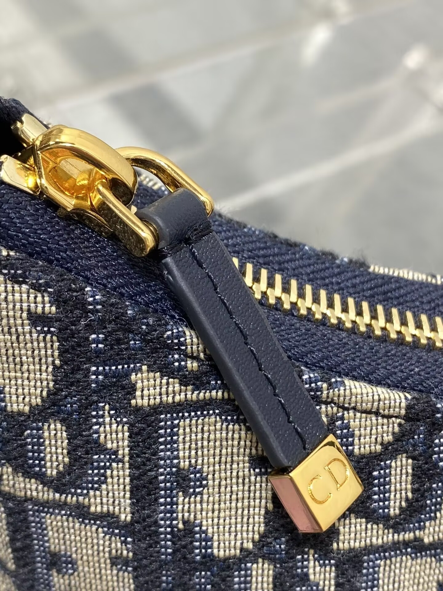 D10r 30 Montaigne Cigale Mini Bag 24x14x6.5cm