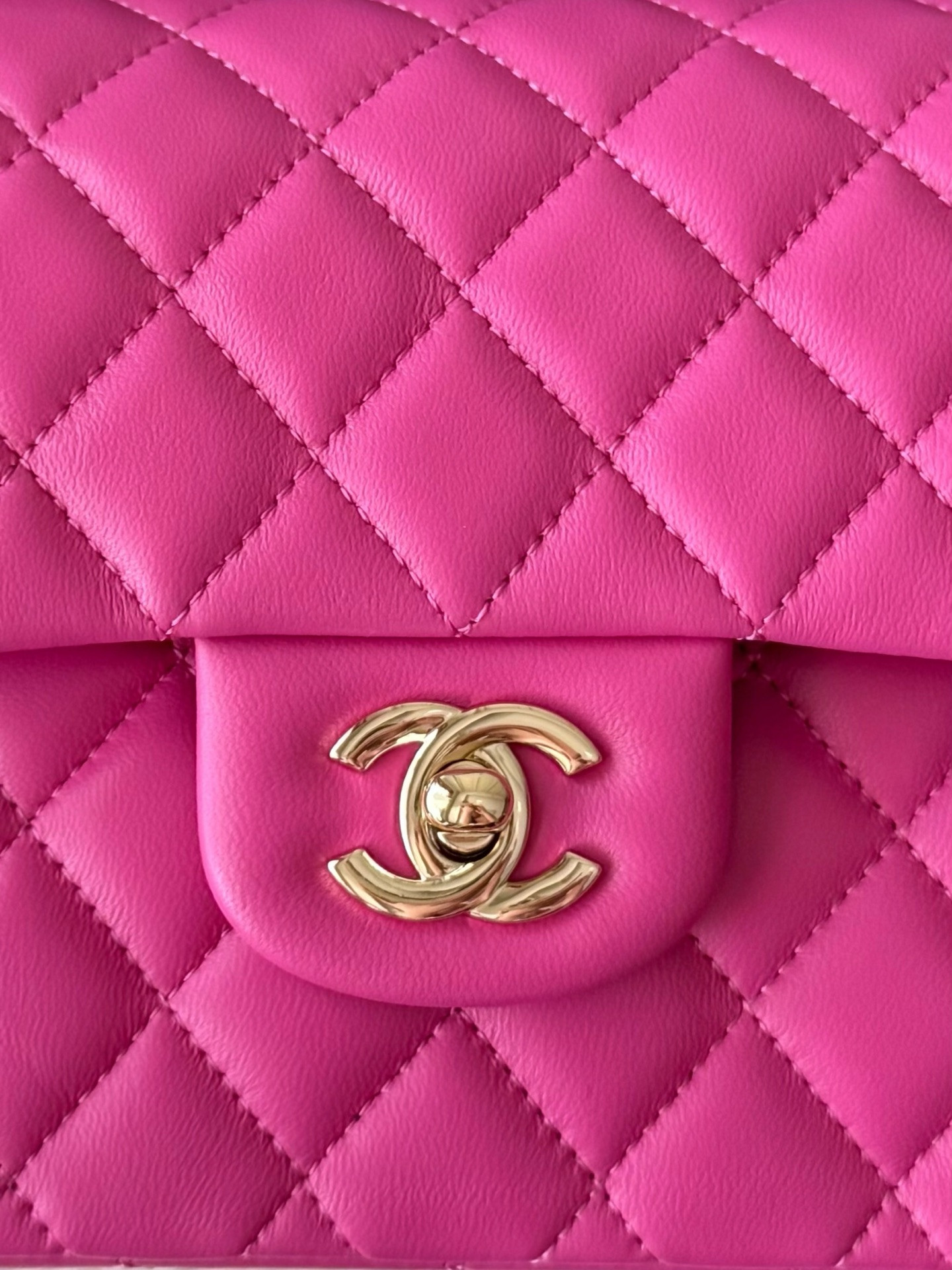 Ch**el Small Classic Bag 23x6.5x14cm