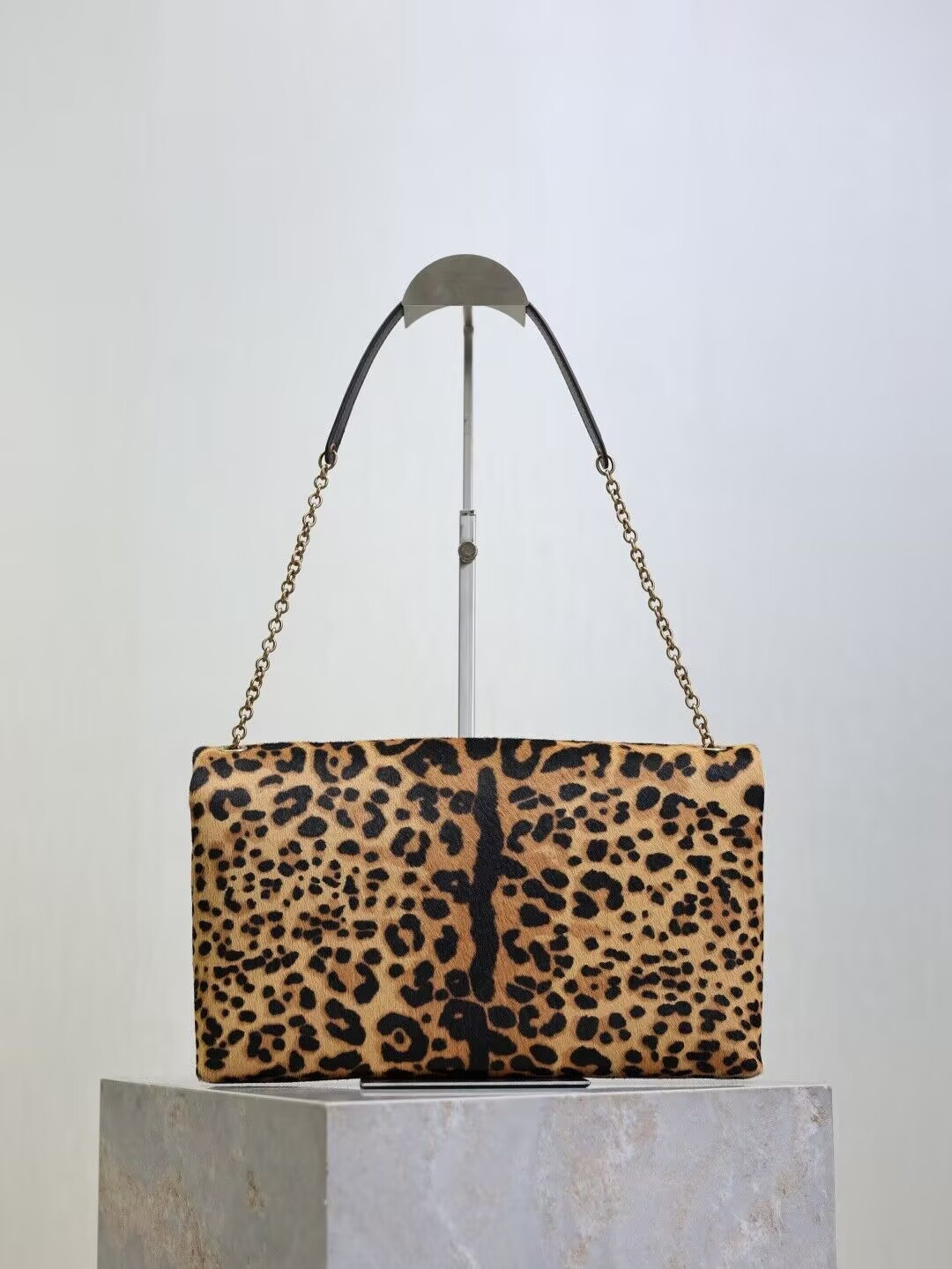 Y51 CASSANDRE large pouch on chain in pony hair leather 29.5x18x5cm