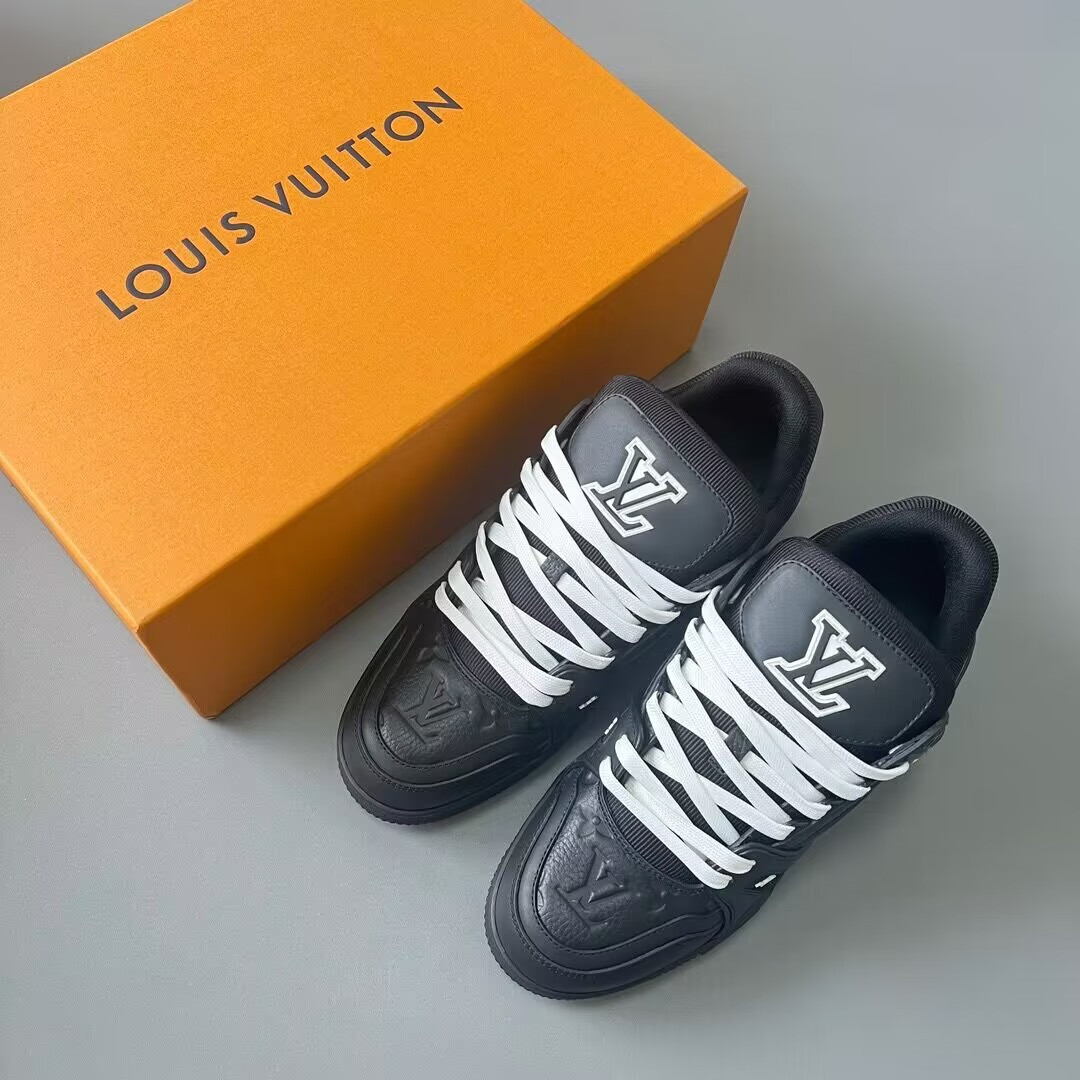 UA L0vis Vvtt0n LV Trainer Black
