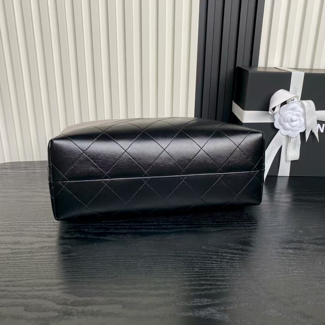 Ch**el Small Shopping Bag AS5634 24x36x14cm