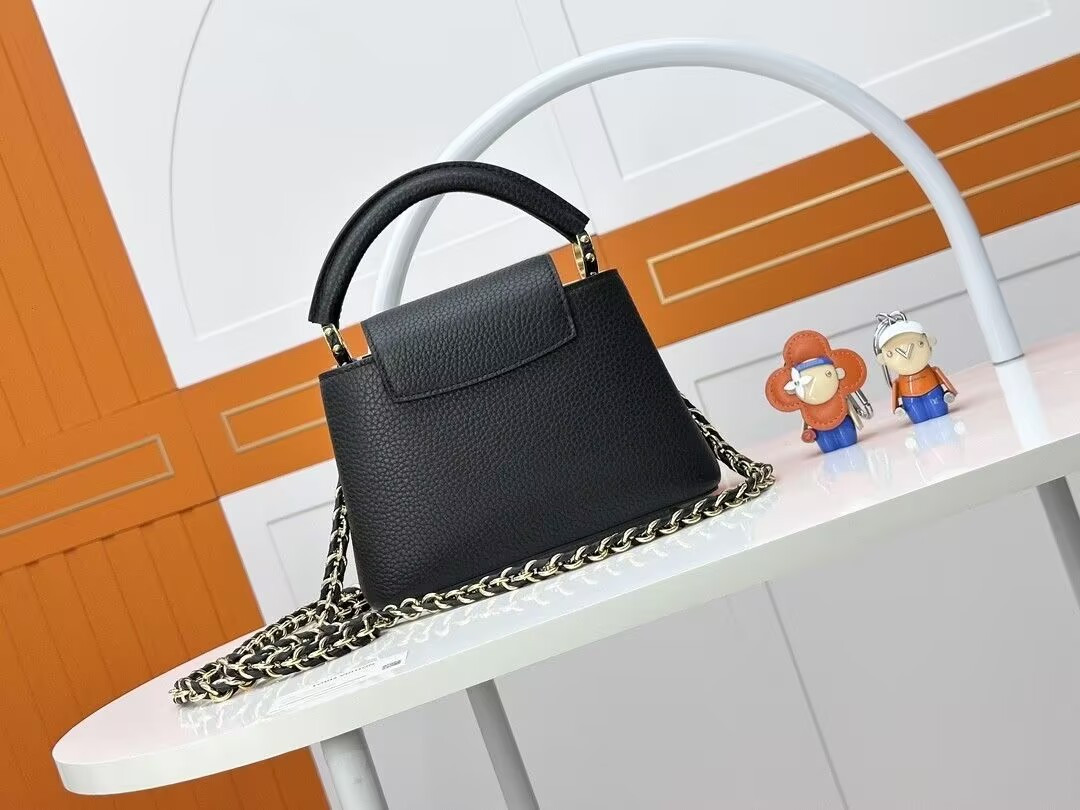 LV Capucines Mini with Chain M10167 21x14x8cm