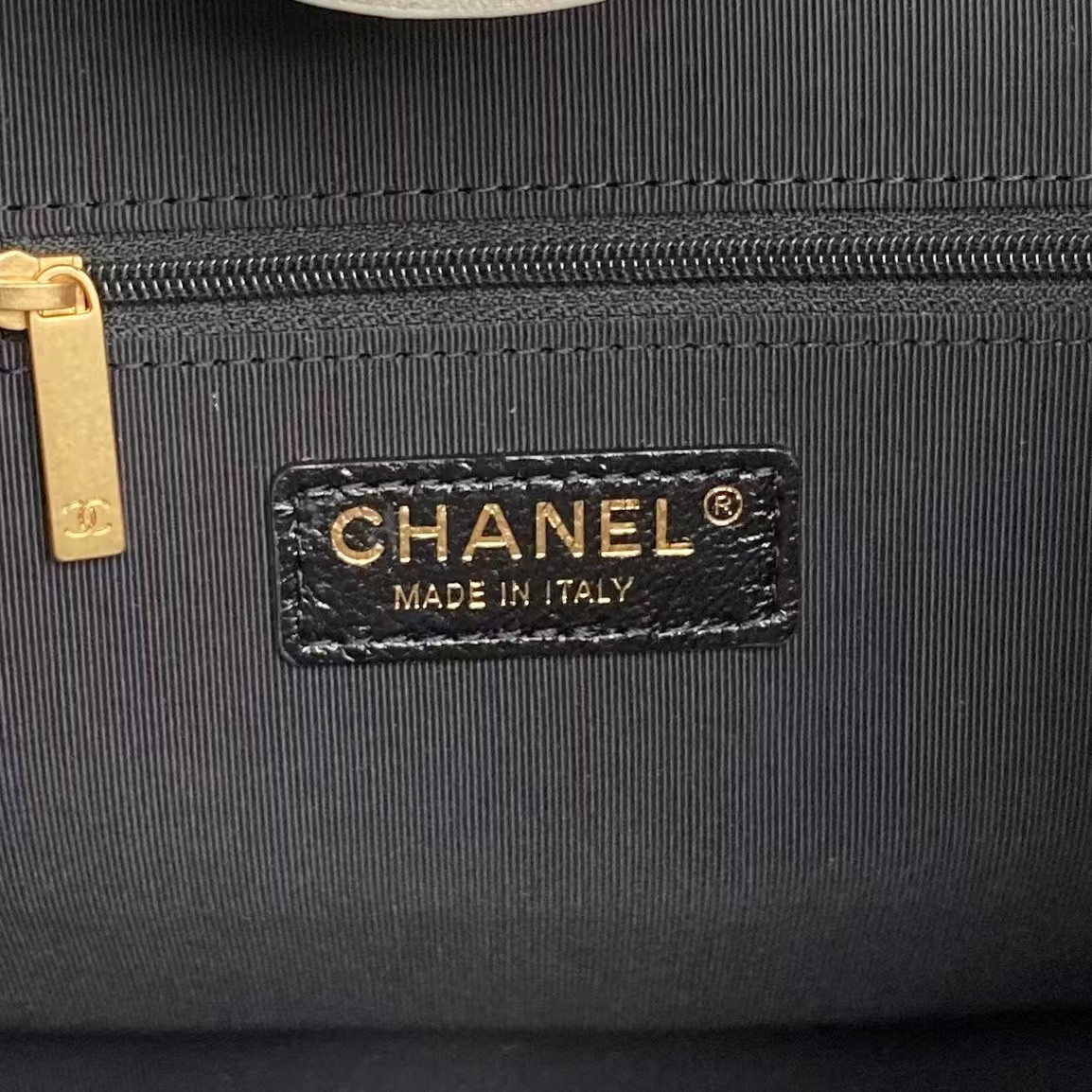 Ch**el Small Shopping Bag AS5634 24x36x14cm