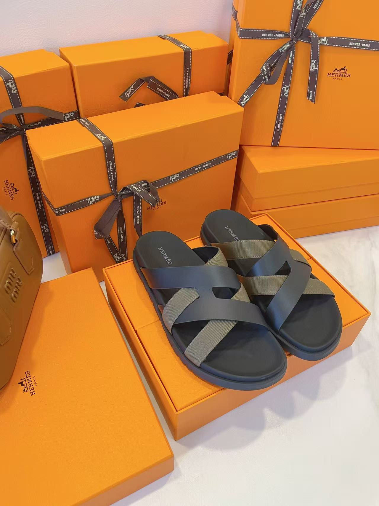 UA H**me5 Kazimir Sandal