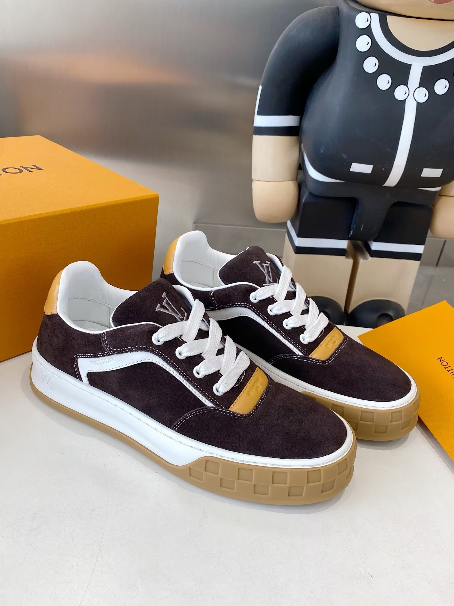 UA LV Tilted Sneaker