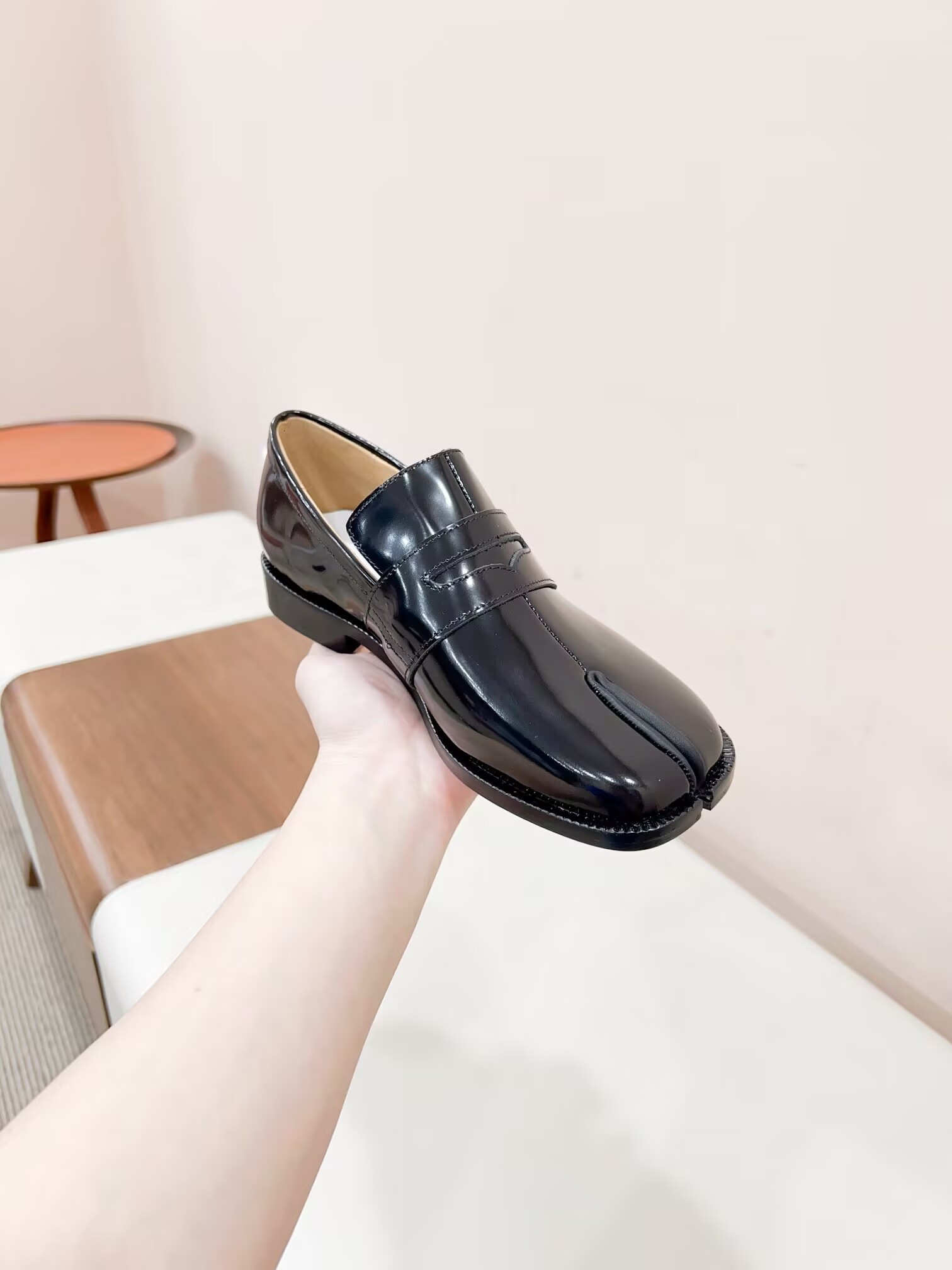 UA Ma1s0n Marg*e1a Tabi loafers