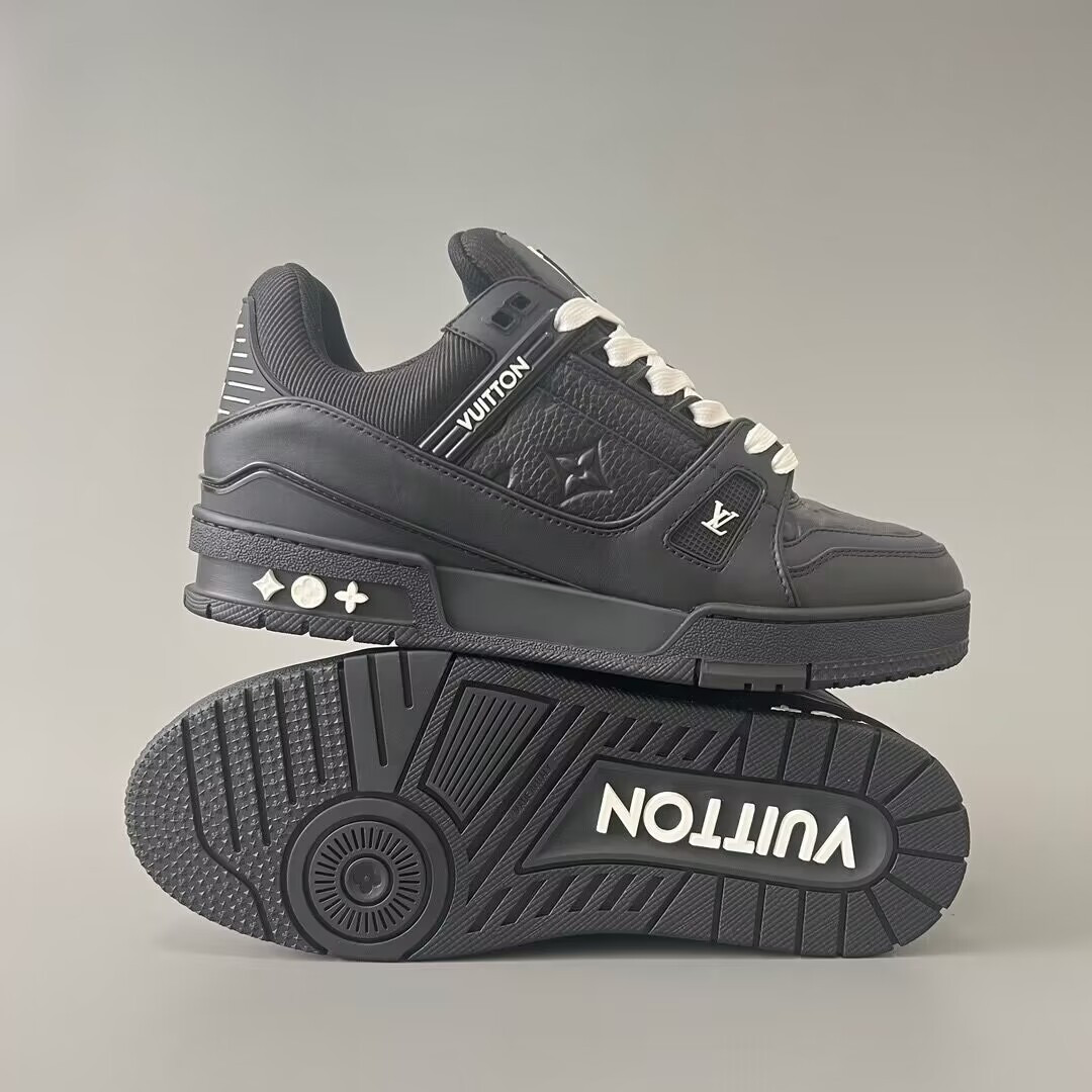 UA L0vis Vvtt0n LV Trainer Black