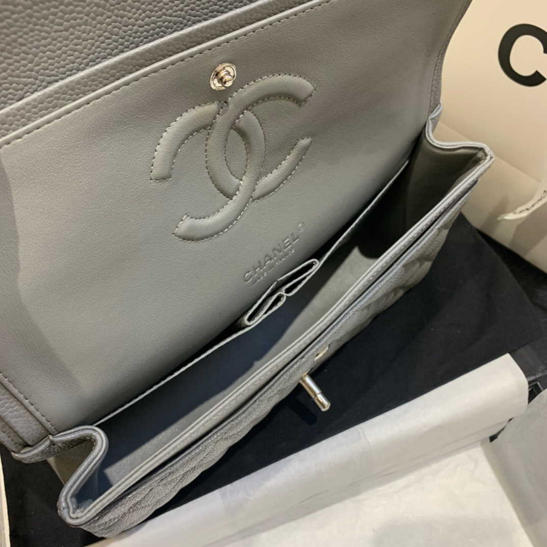 Ch**el Classic Handbag in Grained Litchi Pattern Calfskin & Silver-Tone Metal, Gray 6 × 9.9 × 2.5 inches