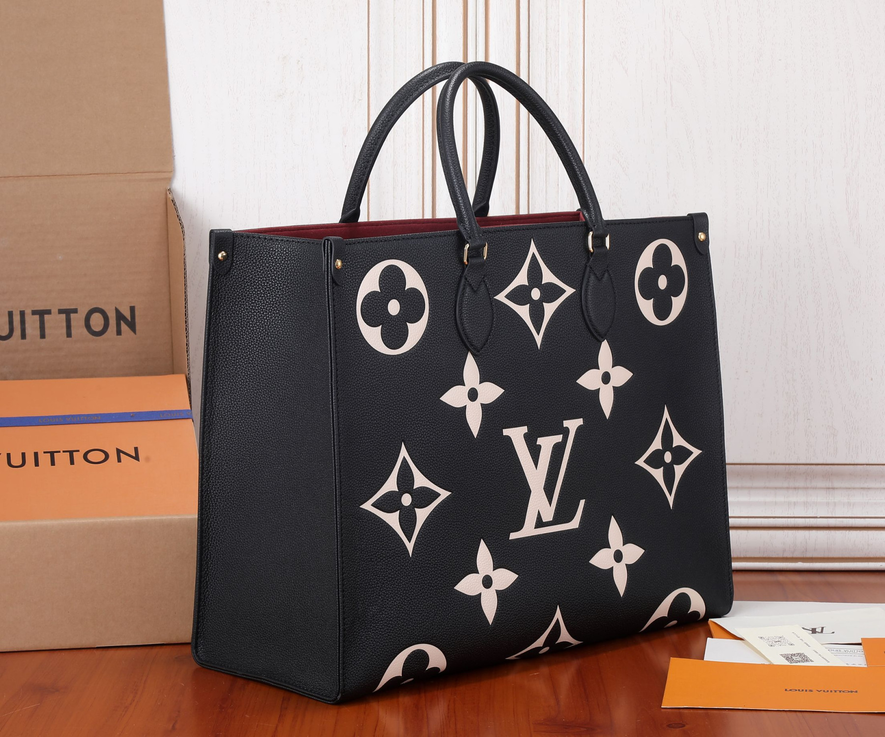 LV OnTheGo GM M45945 16.1 x 13.4 x 7.5inches