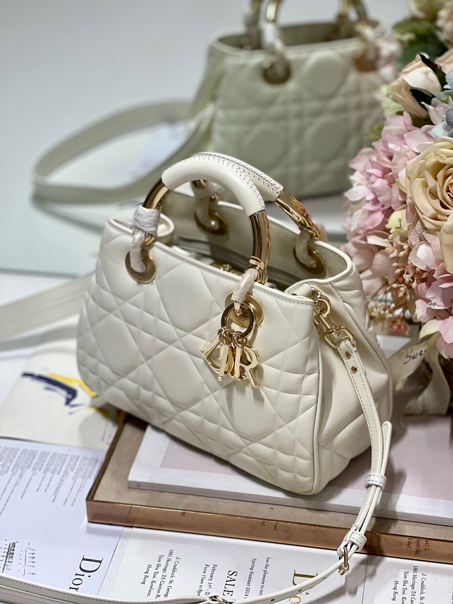 Lady D10r 95•22  24×16.5×9.5cm