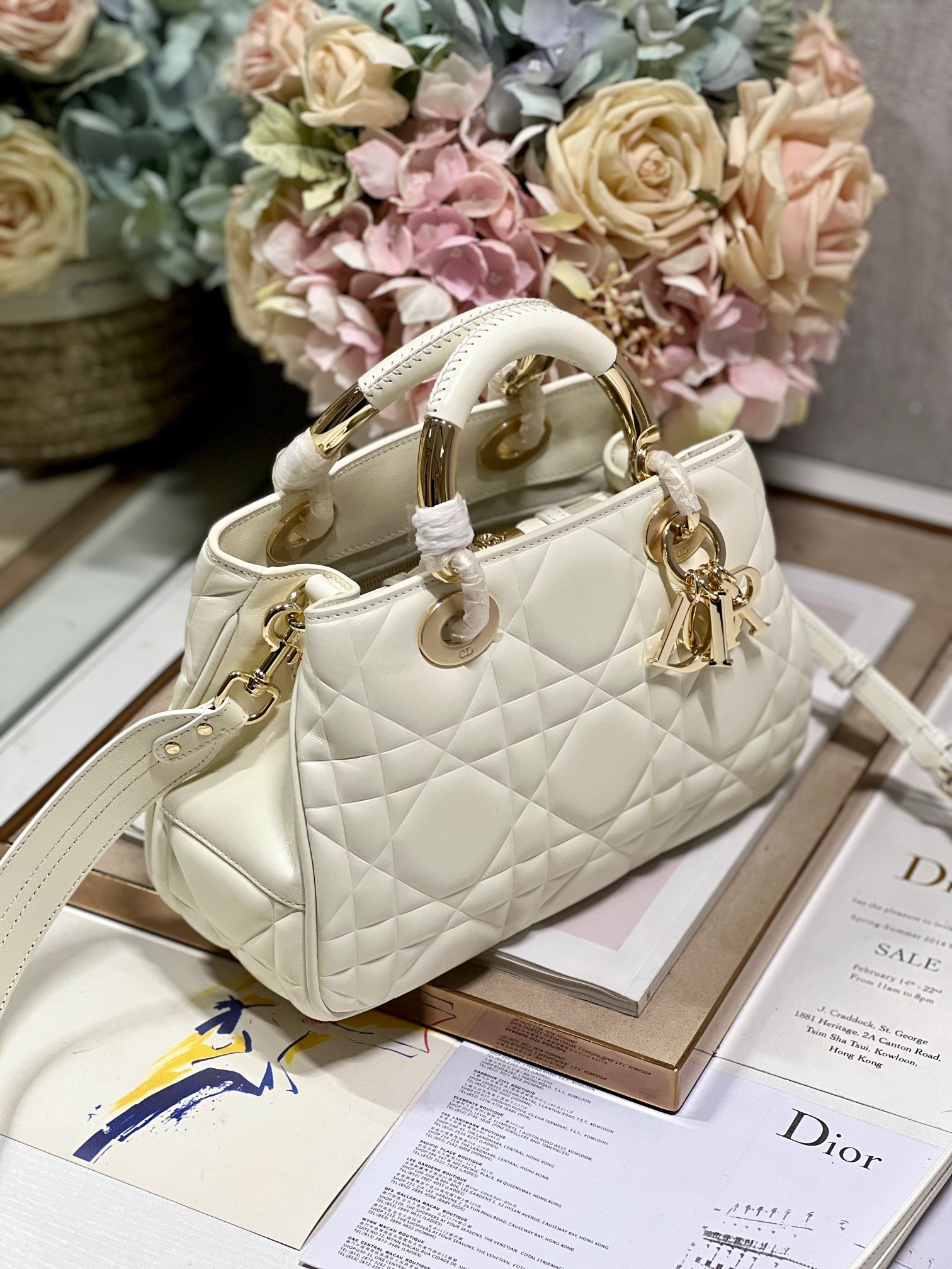 Lady D10r 95•22  24×16.5×9.5cm
