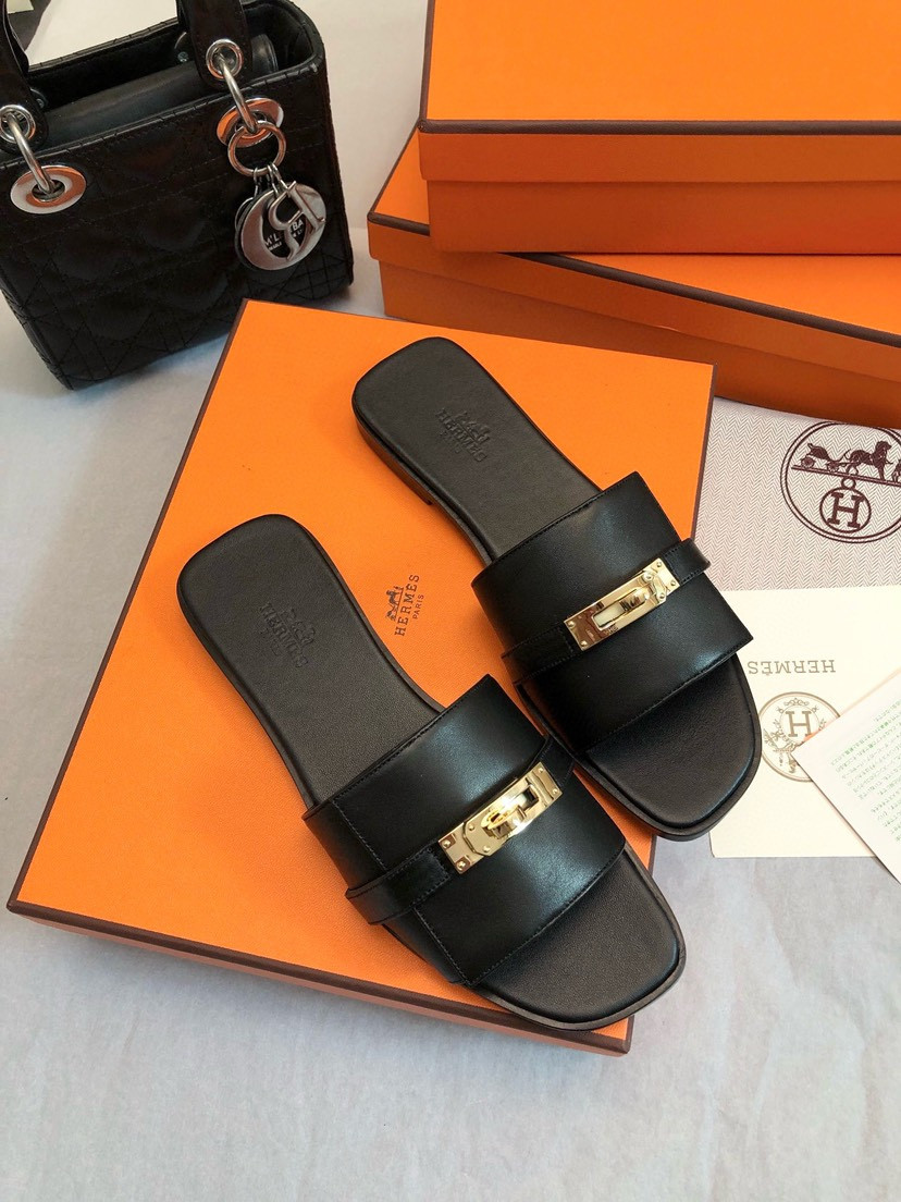 UA H**me5 Giulia sandal