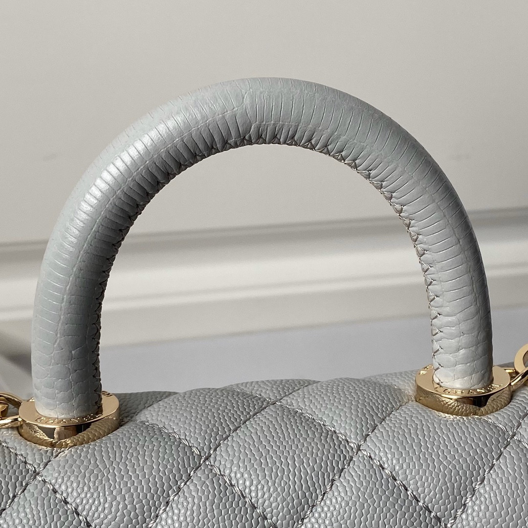 Ch**el handle  13x19x9cm