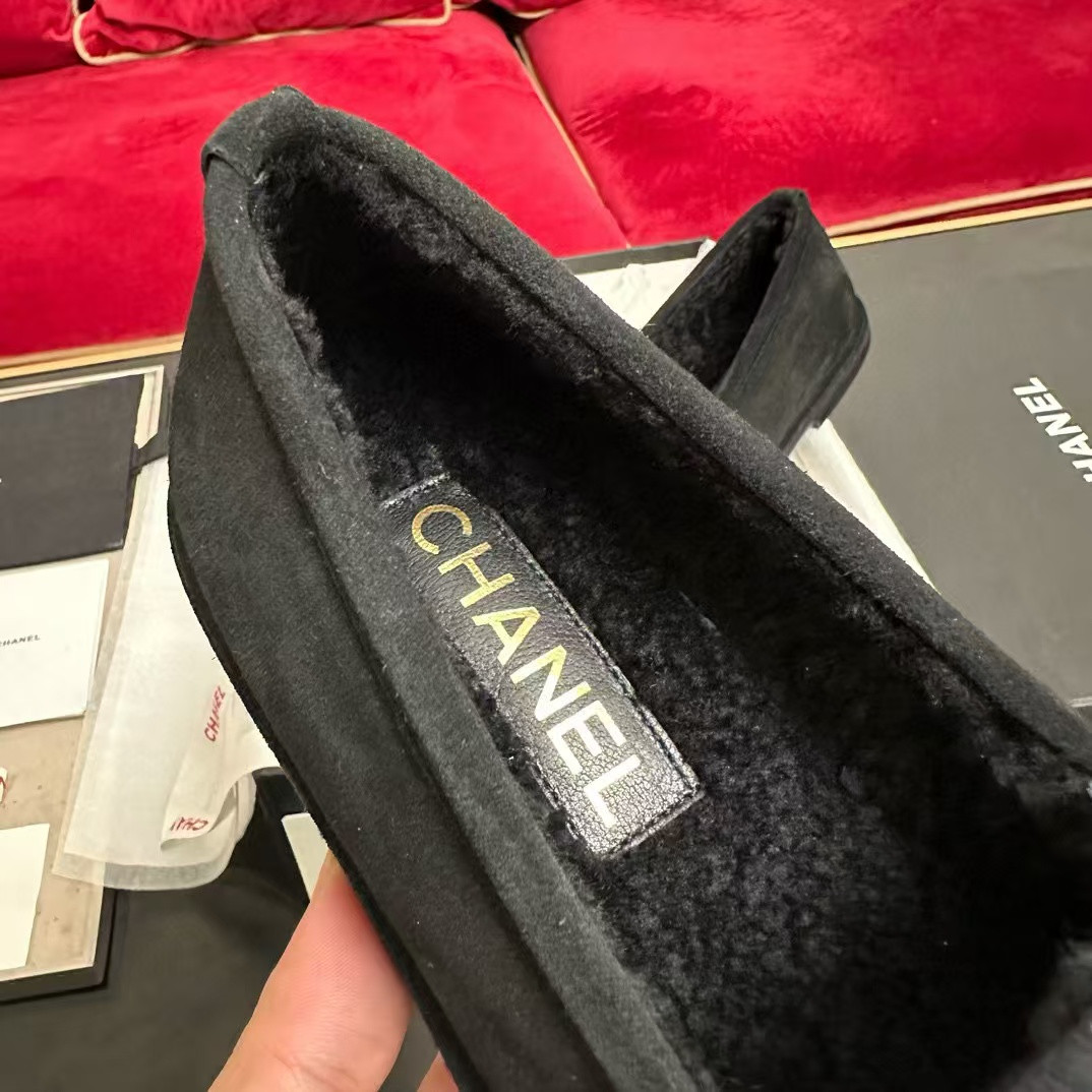 UA Ch**el Loafers