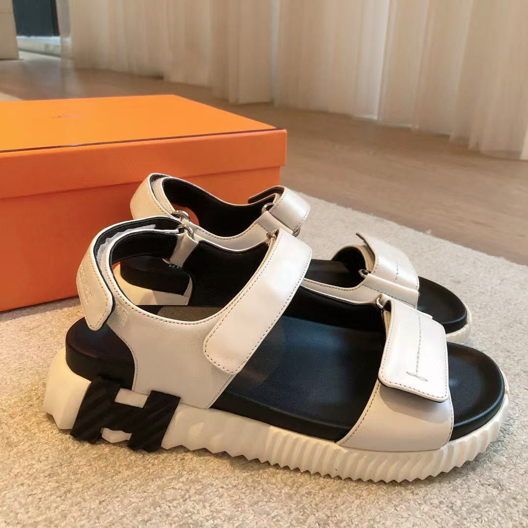 UA H**me5 Junior sandal