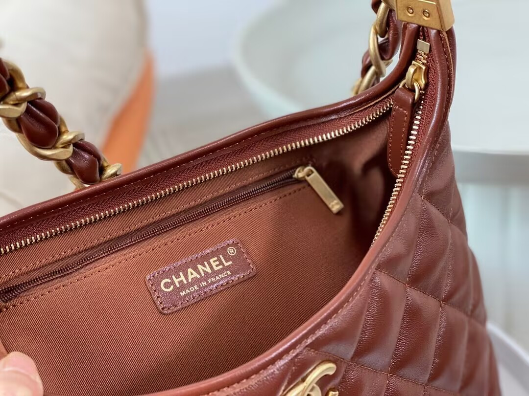 Ch**el Hobo Bag   30×28×11cm