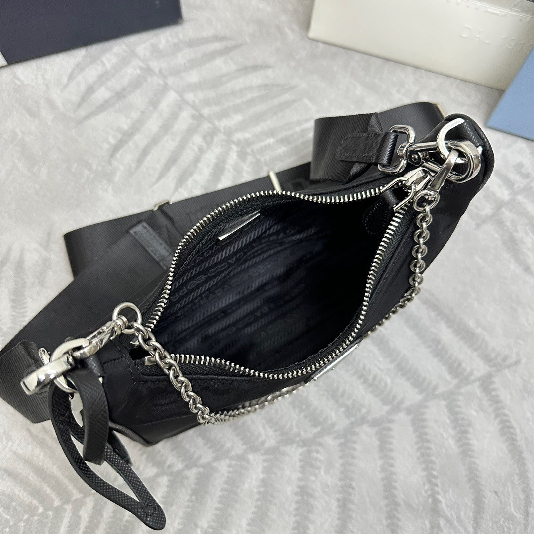 Pra*a Re-Edition 2005 Nylon Bag