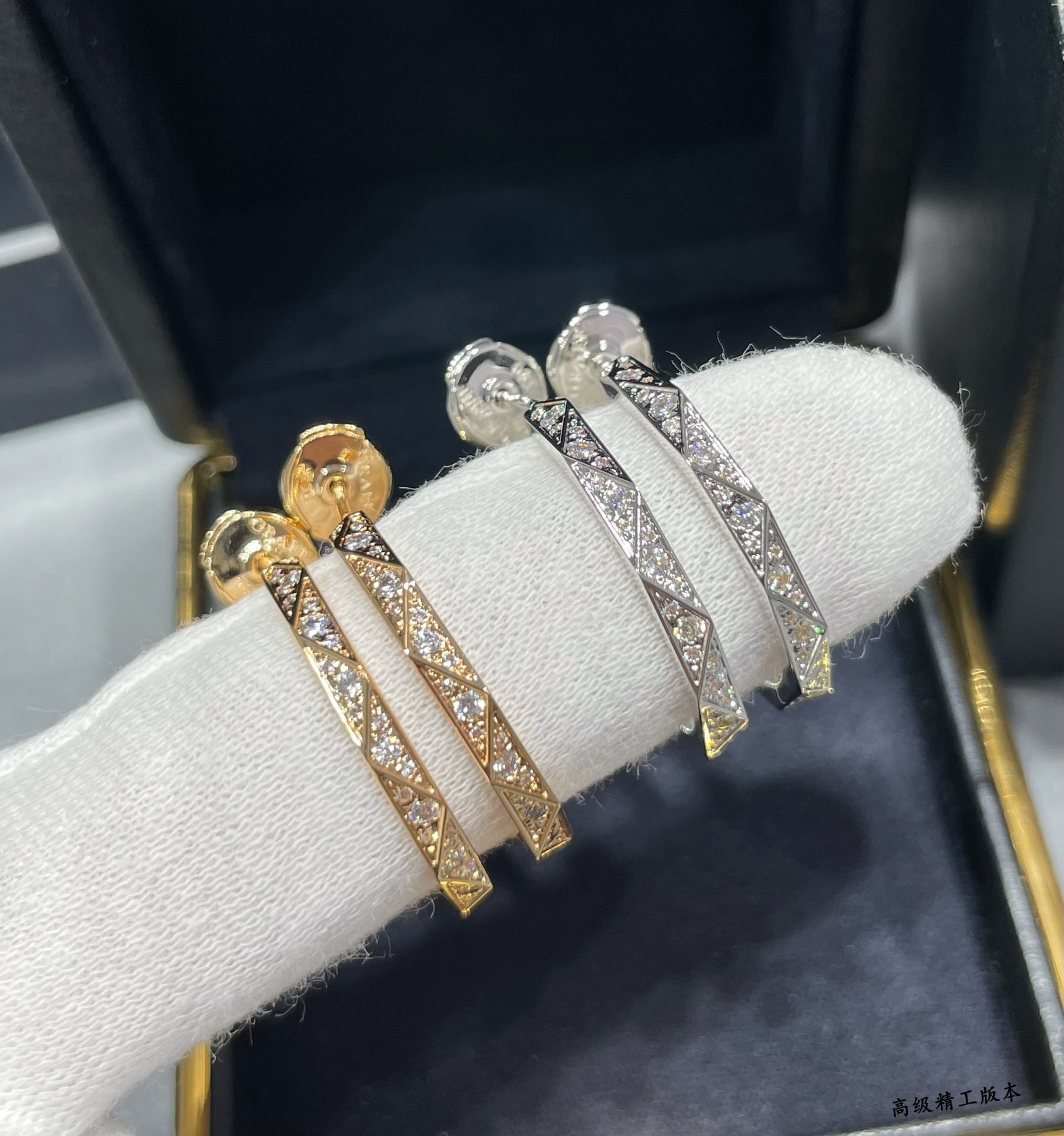 Graff D1am0nd-encrusted Rhombus Earrings