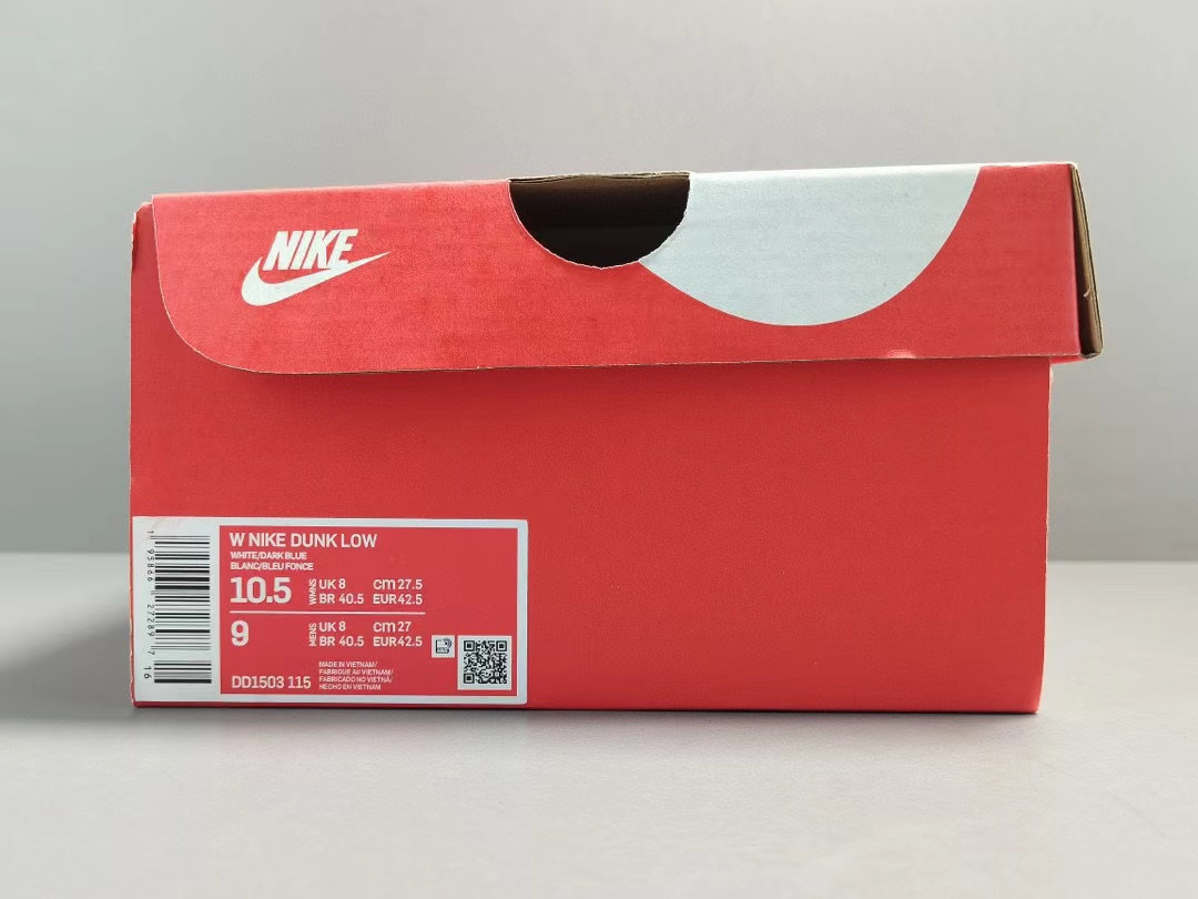 UA NIKE WMNS DUNK LOW 