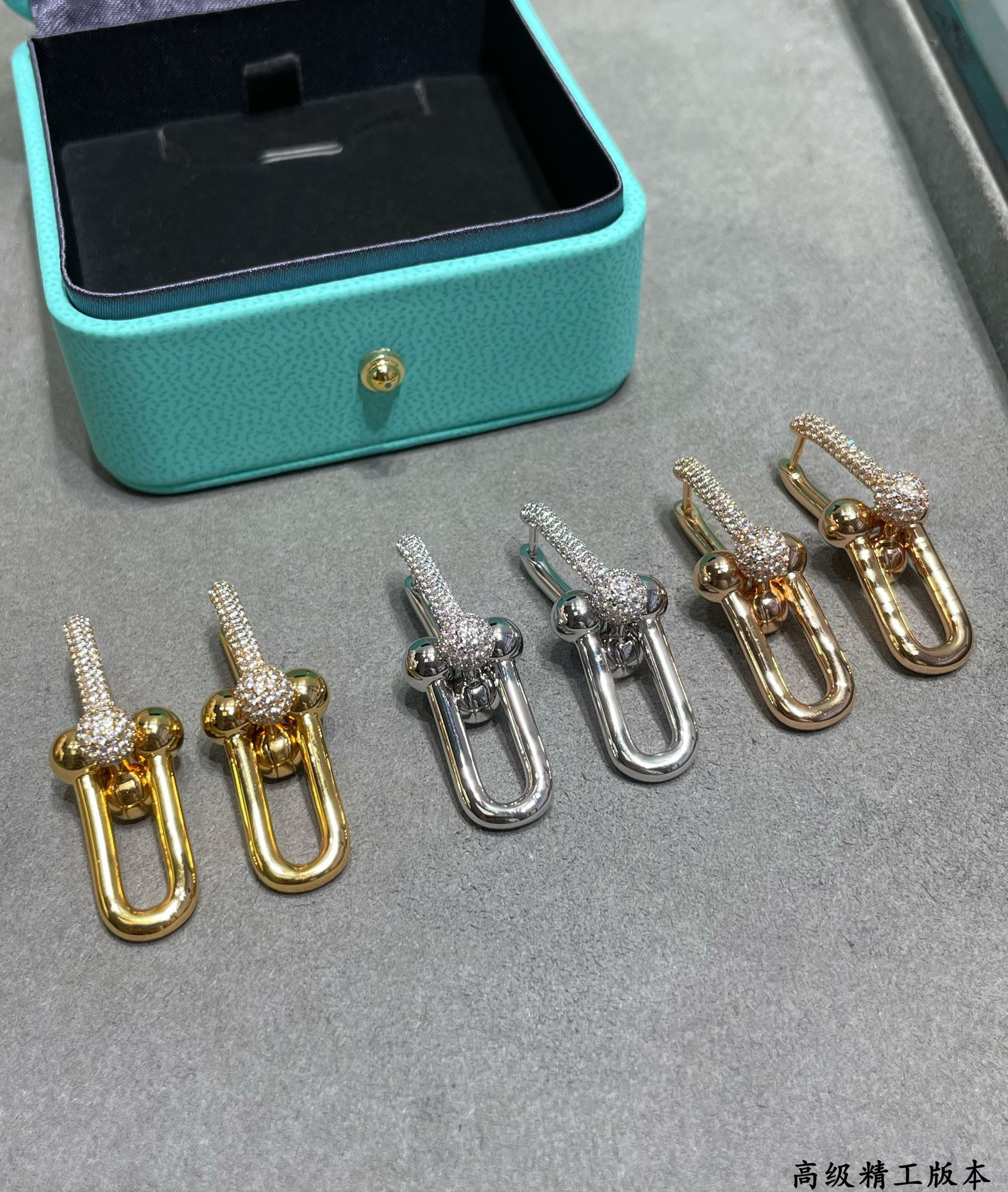 t*f*ny & co. stirrup with D1am0nd double hoop earrings