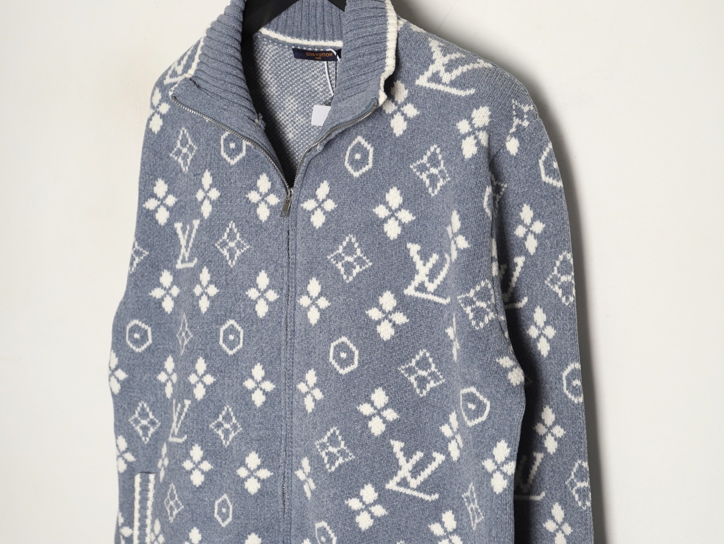 L0vis Vvtt0n LV 25ss Cardigan Sweaters