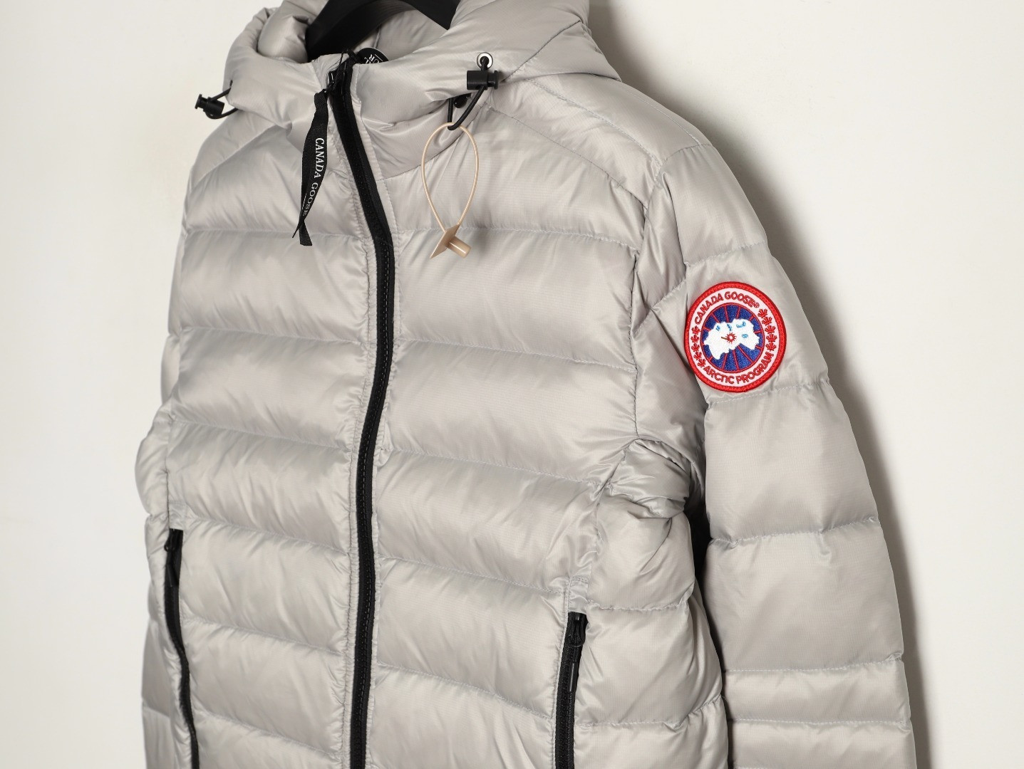 Can*a G00se Short Puffer jacket