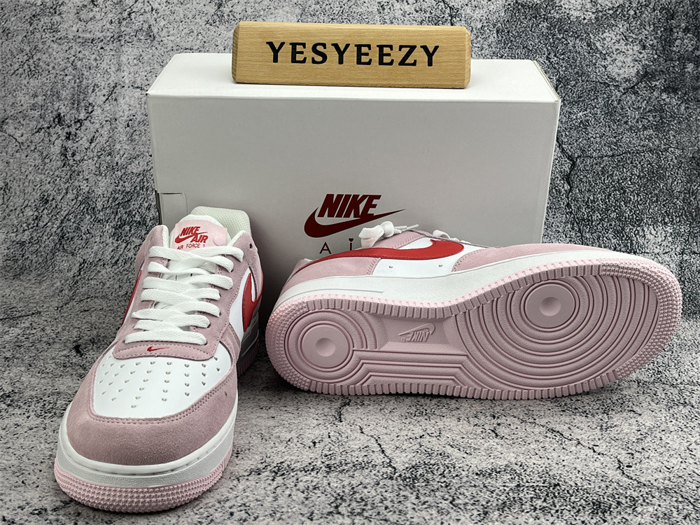 UA NIKE AIR FORCE 1 LOW 