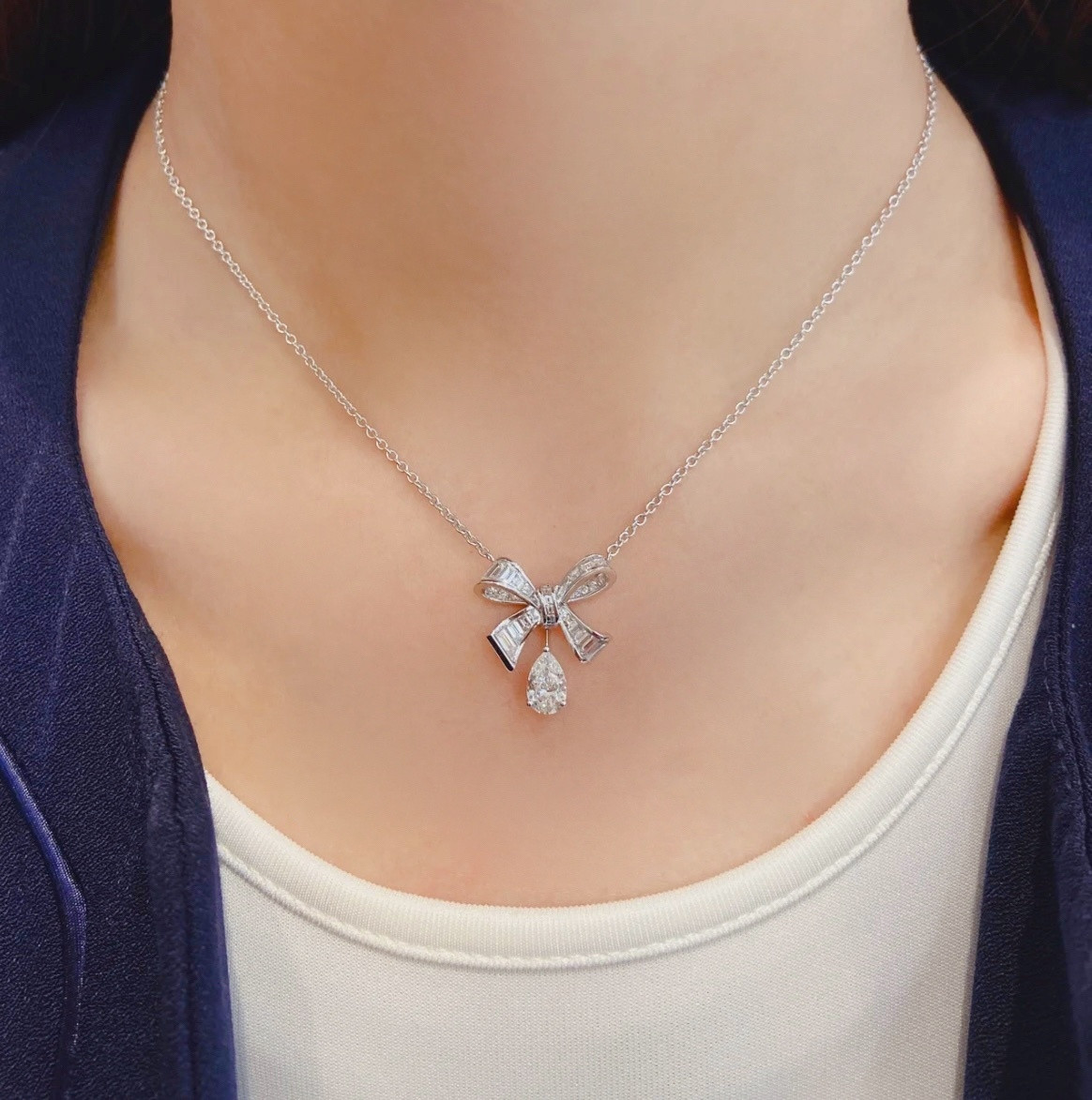 Graff Bow D1am0nd Pendant Necklace Ag925