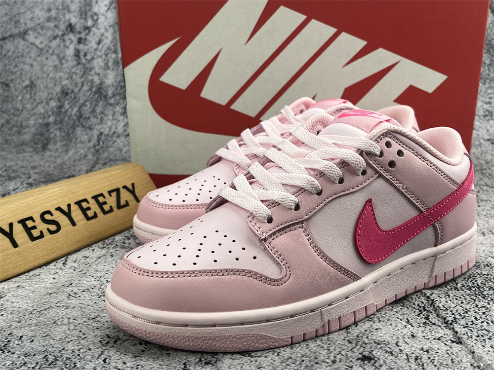 UA NIKE DUNK LOW GS 