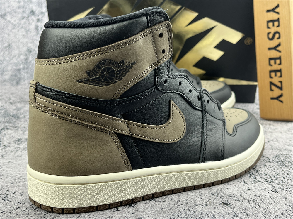 UA AIR JORDAN 1 RETRO HIGH OG 